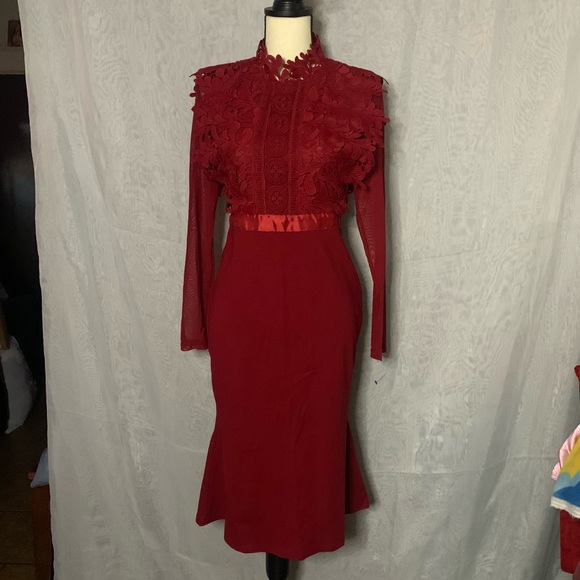 Red dress midi with sheer top - Picture 1 of 9